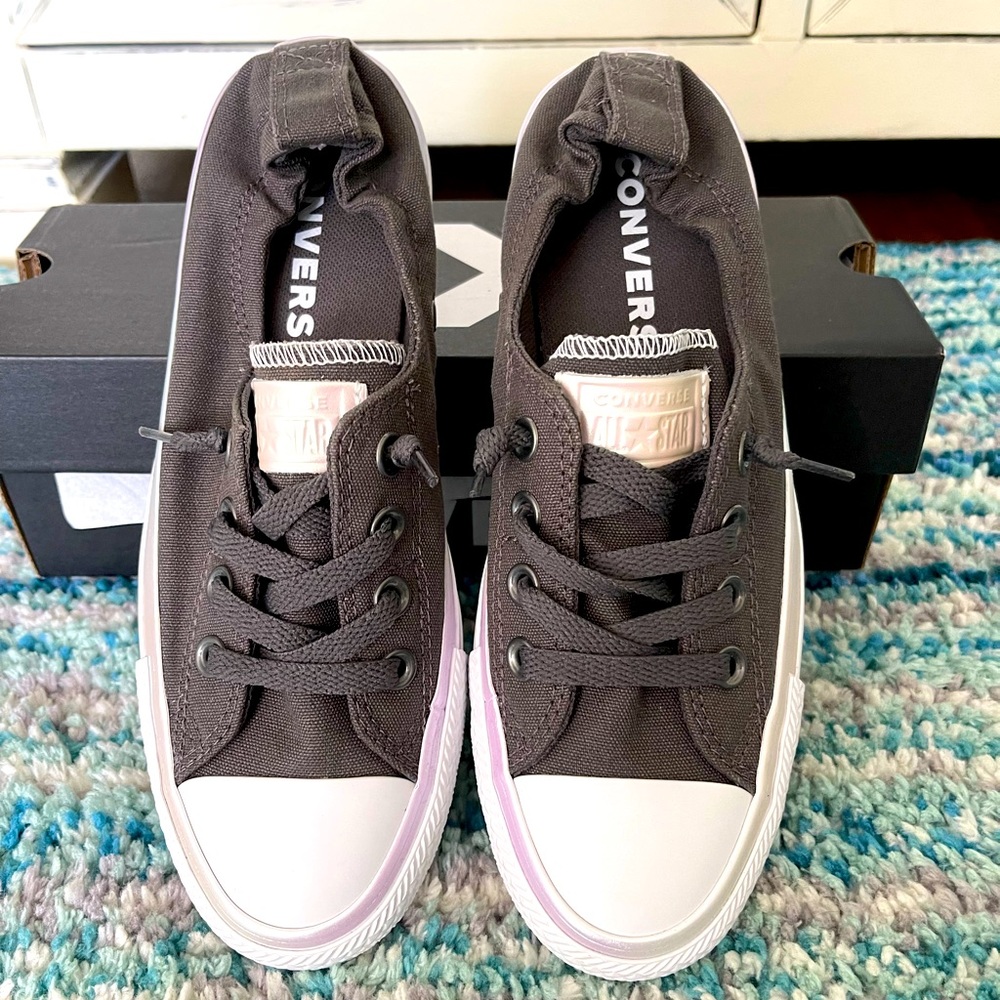 🎁🎁 GIFTED 🎁🎁Grey Converse with mermaid 🧜‍♀️ shimmer trim